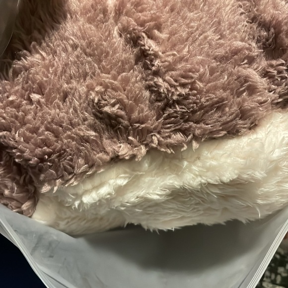 NWOT onlypuff Sherpa Pullover Sweater - Picture 4 of 4